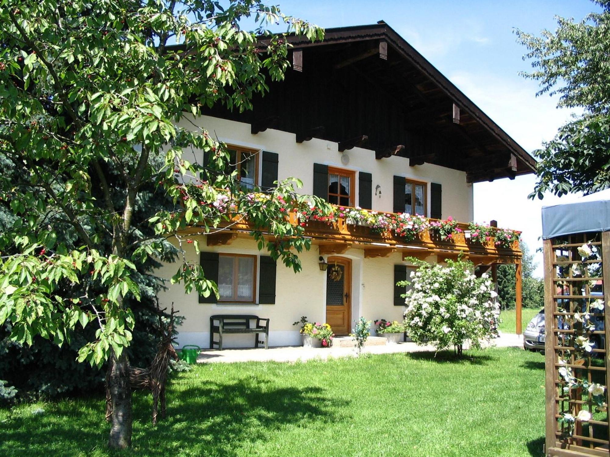 Alluring Holiday Home In Ubersee With Whirlpool Exterior photo
